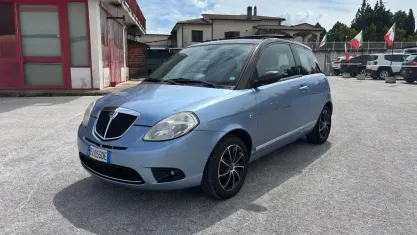 Usata Lancia Ypsilon 77 CV (56 kW) 2007 Bluazzurro Utilitaria