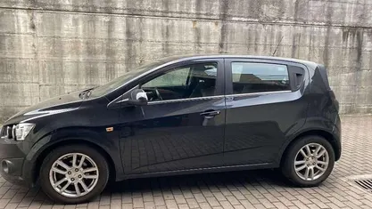 Nero pastello Usata 2012 Chevrolet Aveo LS Tre volumi | 5500 € (Buon prezzo)