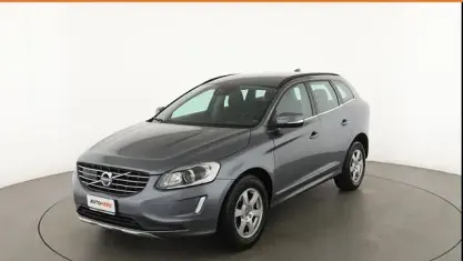 Usata Volvo XC60 Momentum 190 CV (139 kW) 2017 Grigio SUV