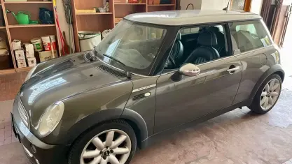 Usata Mini Cooper 116 CV (85 kW) 2005 Grigio Utilitaria