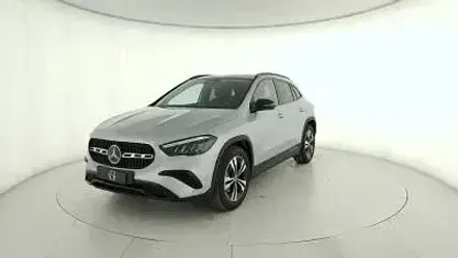 Nuova Mercedes GLA200 150 CV (110 kW) 2026 Nero notte SUV