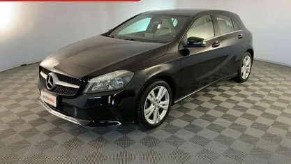 Usata Mercedes A180 110 CV (80 kW) 2016 Nero Berlina
