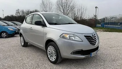 Usata Lancia Ypsilon Gold 85 CV (62 kW) 2013 Utilitaria