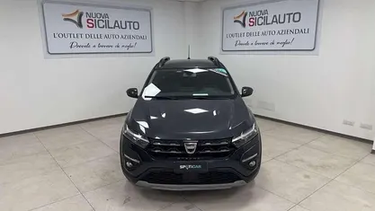 Grigio Usata 2022 Dacia Sandero Comfort Due volumi | 13.500 € (Buon prezzo)