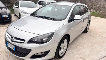Usata Opel Astra Cosmo 140 CV (102 kW) 2015 Grigio Station wagon