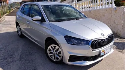 Usata Skoda Fabia Ambition 95 CV (69 kW) 2022 Argento Utilitaria