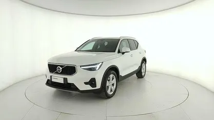 Bianco Usata 2025 Volvo XC40 Core SUV | 33.900 € (Buon prezzo)