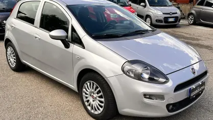Usata Fiat Punto Lounge 95 CV (69 kW) 2016 Grigio Utilitaria