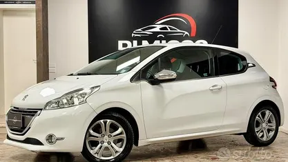 Usata Peugeot 208 Allure 68 CV (50 kW) 2013 Utilitaria