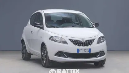 Usata 2024 Lancia Ypsilon Due volumi | 13.978 € (Buon prezzo)