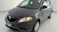 Argento Usata 2015 Lancia Ypsilon Silver Due volumi | 7200 € (Buon prezzo)