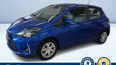 Blu metallizzato Usata 2020 Toyota Yaris Active Tre volumi | 12.900 € (Buon prezzo)