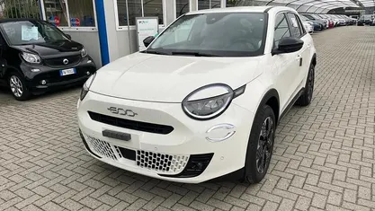 Nuova Fiat 600 La Prima 110 CV (80 kW) 2025 Bianco SUV