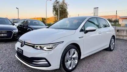 Usata VW Golf VII Style 150 CV (110 kW) 2021 Bianco Utilitaria
