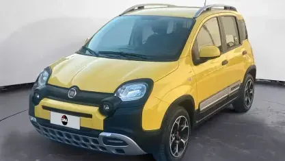 Second-hand Fiat Panda Cross Cross 70 CP (51 kW) 2021 Galben Hatchback