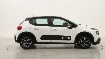 Używany Citroën C3 Shine 83 KM (61 kW) 2022 Hatchback