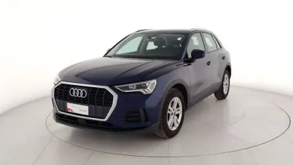 Käytetty Audi Q3 Business 150 HP (110 kW) 2023 Sininen Katumaasturi
