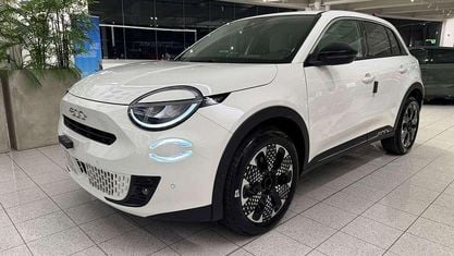 Käytetty Fiat 600 La Prima 110 HP (80 kW) 2025 Valkoinen Katumaasturi