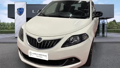 Usata Lancia Ypsilon 69 CV (50 kW) 2024 Utilitaria