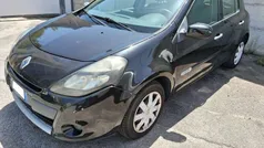 Nero Usata 2011 Renault Clio II Dynamique Tre volumi | 2999 € (Super prezzo)