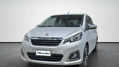 Usata Peugeot 108 Active 72 CV (52 kW) 2019 Argento Berlina