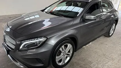 Usata Mercedes GLA200 Premium 136 CV (100 kW) 2016 Grigio SUV