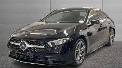 Usata Mercedes A180 Premium 116 CV (85 kW) 2019 Nero metallizzato Berlina