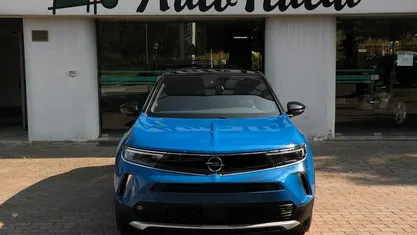 Blu Usata 2023 Opel Mokka Ultimate SUV | 20.490 € (Buon prezzo)