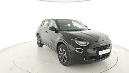 Usata Fiat 600 110 CV (80 kW) 2025 Nero SUV