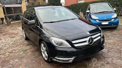 Usata Mercedes B180 Premium 109 CV (80 kW) 2013 Nero Monovolume