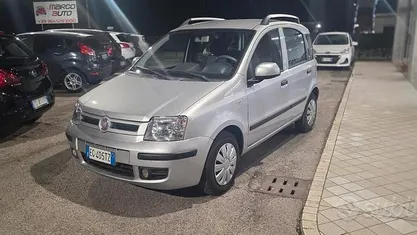 Grigio Usata 2011 Fiat Panda Tre volumi | 5700 € (Buon prezzo)