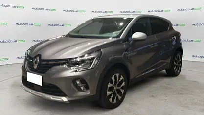 Grigio Usata 2024 Renault Captur Techno SUV | 18.900 € (Buon prezzo)
