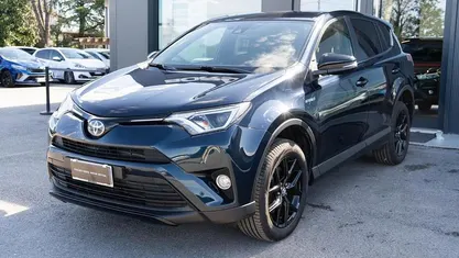 Usata Toyota RAV4 Hybrid Lounge 197 CV (144 kW) 2018 Blu zanzibar SUV