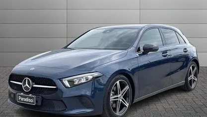 Usata Mercedes A180 Edition 116 CV (85 kW) 2022 Blu/azzurro Berlina