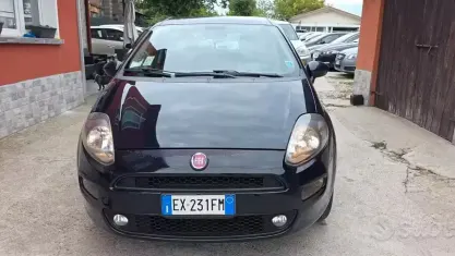 Usata Fiat Punto Lounge 77 CV (56 kW) 2014 Nero Utilitaria