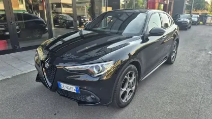 Usata Alfa Romeo Stelvio Sprint 160 CV (117 kW) 2022 Nero SUV