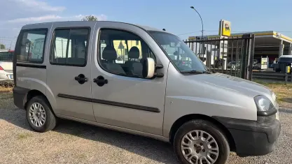 Usata Fiat Doblò Active 101 CV (74 kW) 2003 Grigio Monovolume