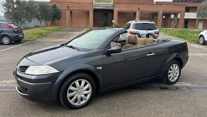 Usata Renault Mégane Cabriolet Luxe 106 CV (77 kW) 2006 Grigio Cabrio