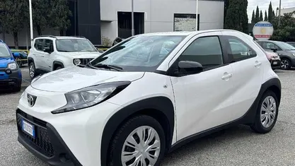 Usata Toyota Aygo X Active 72 CV (52 kW) 2025 Bianco SUV