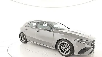 Käytetty Mercedes A200 AMG line 150 HP (110 kW) 2024 Harmaa Sedan