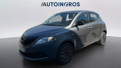 Usata Lancia Ypsilon Silver 69 CV (50 kW) 2023 Grigio Utilitaria