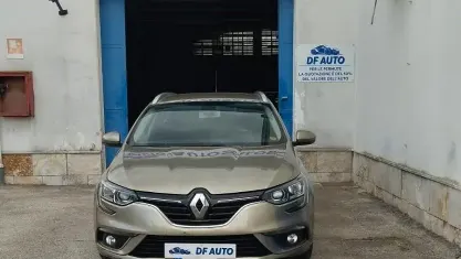 Usata Renault Mégane GrandTour Business 90 CV (66 kW) 2018 Marrone Station wagon