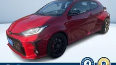 Rosso metallizzato Usata 2021 Toyota Yaris Due volumi | 35.800 € (Buon prezzo)