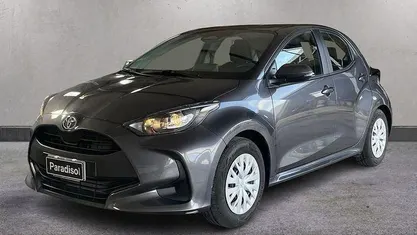 Usata 2025 Toyota Yaris Hybrid Business Edition Berlina | 19.700 € (Buon prezzo)