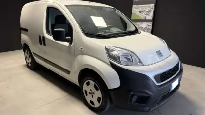 Begagnad Fiat Fiorino 95 HK (69 kW) 2022 Vit Minibuss