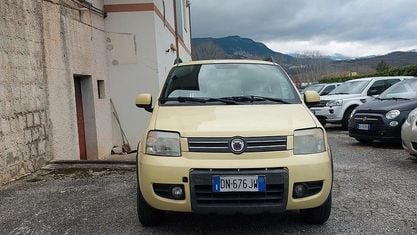 Usata Fiat Panda Climbing 60 CV (44 kW) 2008 Giallo Utilitaria