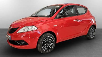 Usata Lancia Ypsilon Gold 69 CV (50 kW) 2020 Rosso Utilitaria