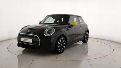 Usata Mini Cooper SE Essential 75 kW (102 CV) 2021 Blu Utilitaria