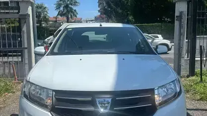 Usata Dacia Sandero Lauréate 75 CV (55 kW) 2013 Bianco Berlina
