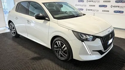 Usata Peugeot 208 Allure 101 CV (74 kW) 2022 Bianco metallizzato Utilitaria